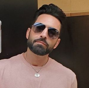 Meet your Posher, Corey